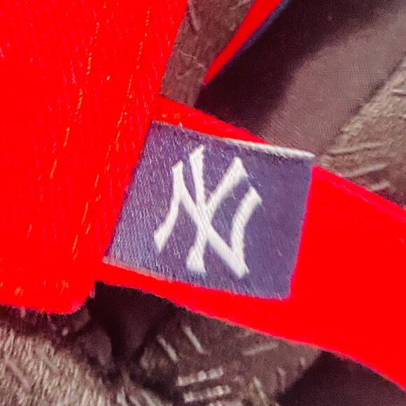 '47 Brand NY Yankees Cap — Classic Icon in Crimson (OSFA) - Picture 10 of 16